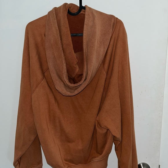 Aerie Luxe Inside Out Cropped Hoodie - Picture 4 of 5